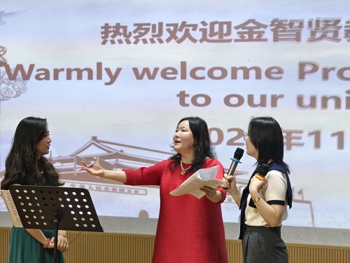 音乐舞蹈学院师生接受指导1.jpg