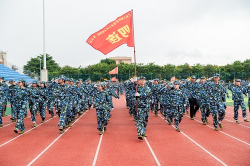 大旺校区方阵入场.jpg