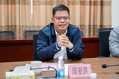 邱亚洪讲话.JPG
