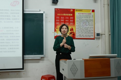 企业宣讲会现场.jpg
