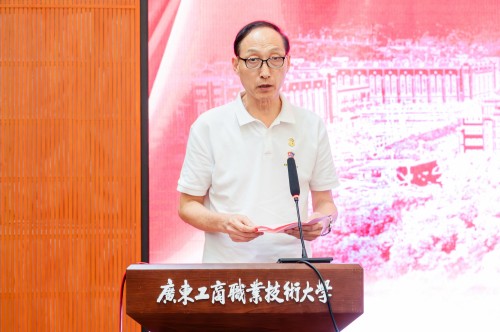 和飞讲话.jpg