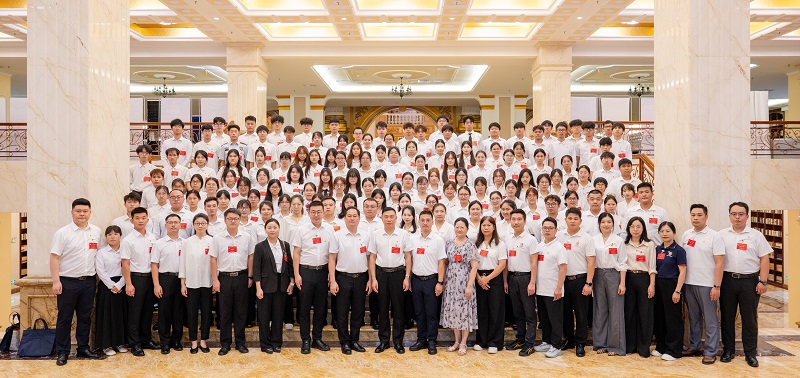 合影留念.jpg 合影留念.jpg