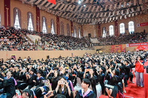 祝福彩片纷扬满场1.jpg 祝福彩片纷扬满场1.jpg